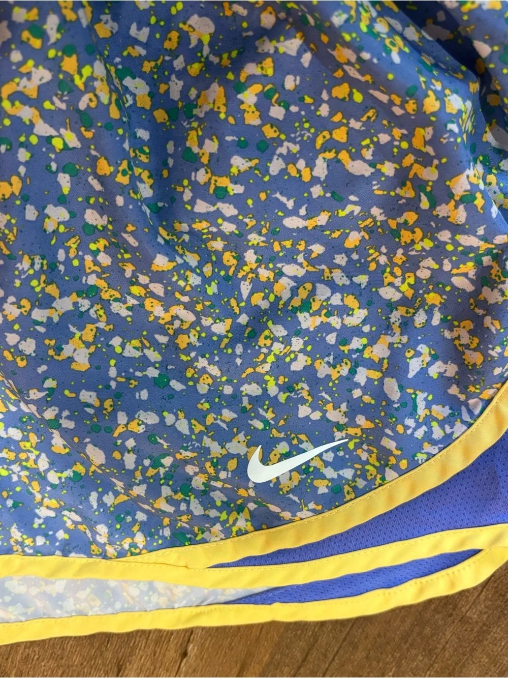 Nike Tempo Icon Clash Running Shorts with a Vibrant Speckled Splatter Pattern XS